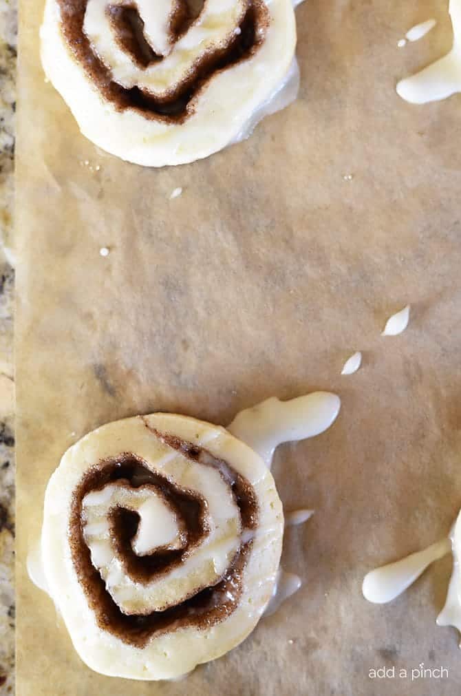 Easy Cinnamon Honey Bun Cookies: Irresistible Recipe & Glaze